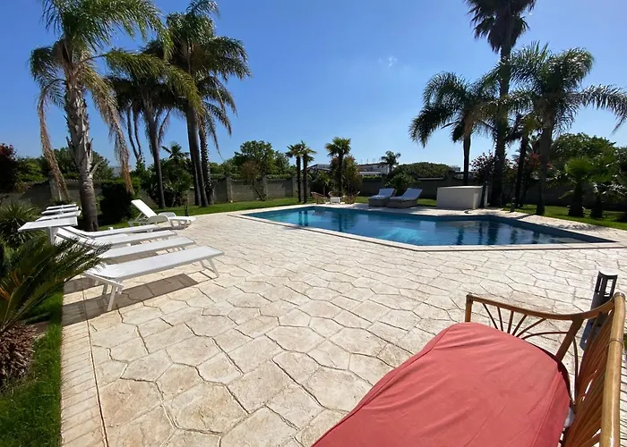 منزل للإقامة Ada Pool فيليي